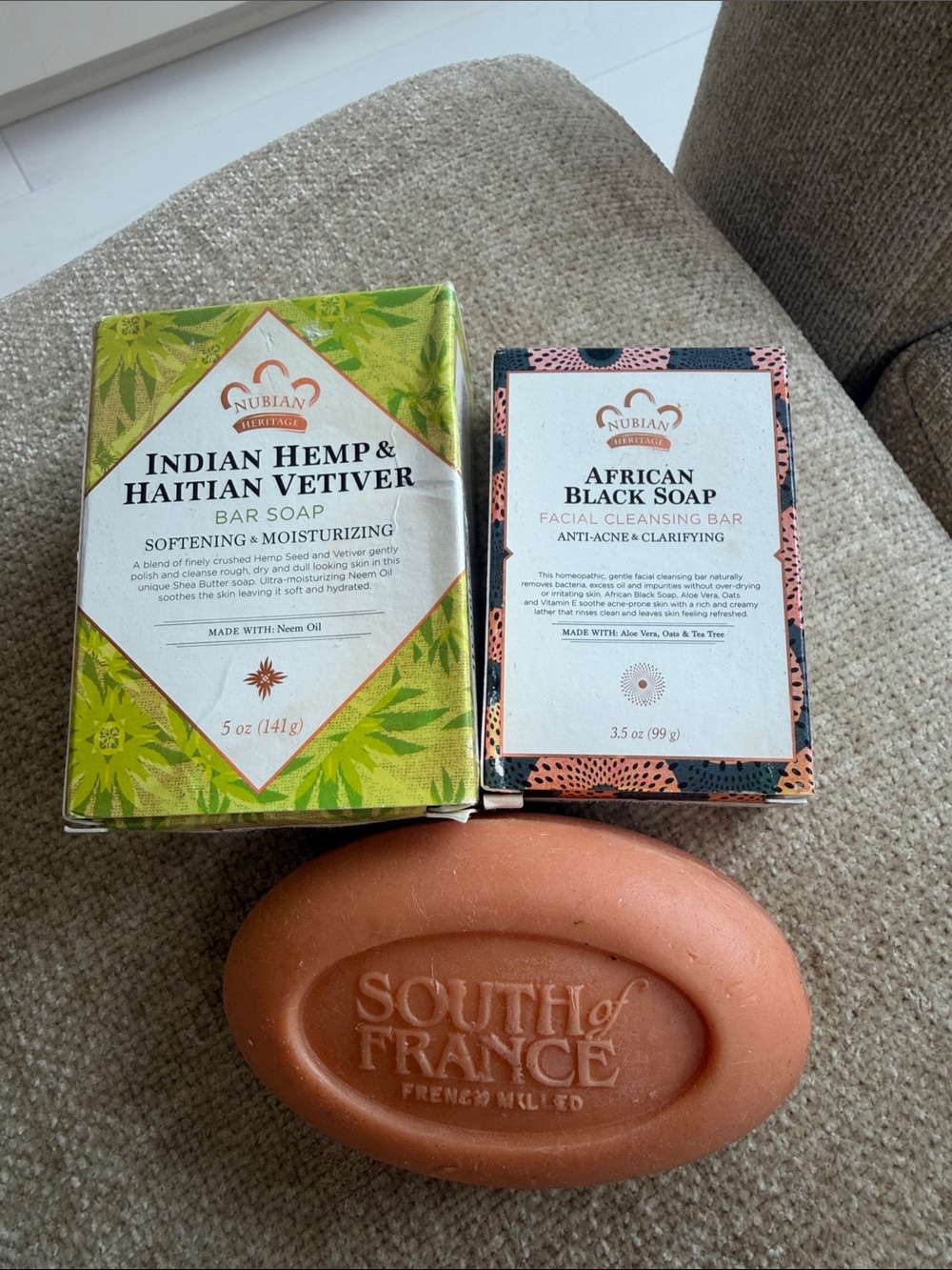Urban Heritage Indian Hemp & Haitian Vetiver Soap - Green and Terracotta